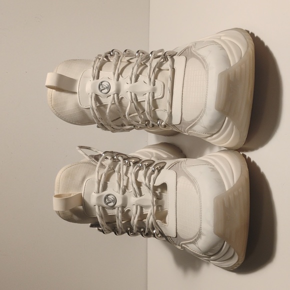 Louis Vuitton Run Away Pulse Sneakers Men's Size 10 🔥🔥🔥 - Picture 3 of 16